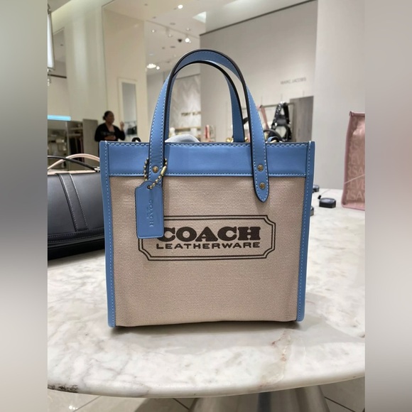 NWT Coach Field Tote 22 Bag in Brass/Natural Canvas/Pool Refined Calf Leather - Picture 2 of 12